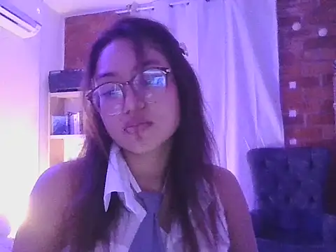 Honey devil online show from 07-31-26, 01:49