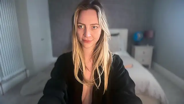 Snapshot of ElsieLondonxx chatting on 08-04-26, 06:51 ElsieLondonxx online show from 08-04-26, 06:51