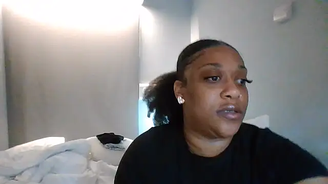 Snapshot of chelseabea chatting on 07-31-26, 08:17 chelseabea online show from 07-31-26, 08:17