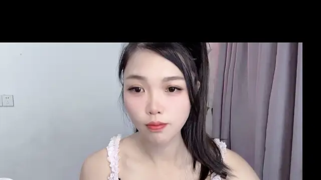 weiwei-8 online show from 08-08-26, 02:40