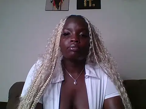 Snapshot of Mon_cherrrie chatting on 08-09-26, 11:11 Mon cherrrie online show from 08-09-26, 11:11