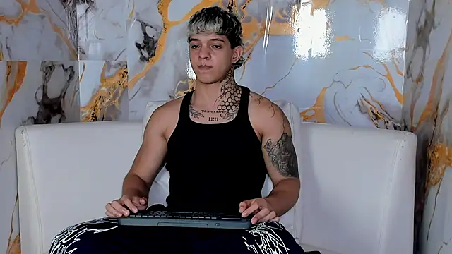 Noah  Browm online show from 08-01-26, 07:34