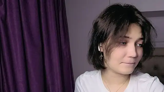 Snapshot of cute__caprice chatting on 08-03-26, 05:08 cute caprice online show from 08-03-26, 05:08