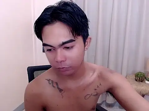 Snapshot of Xyrien_Miller chatting on 07-31-26, 01:16 Xyrien Miller online show from 07-31-26, 01:16