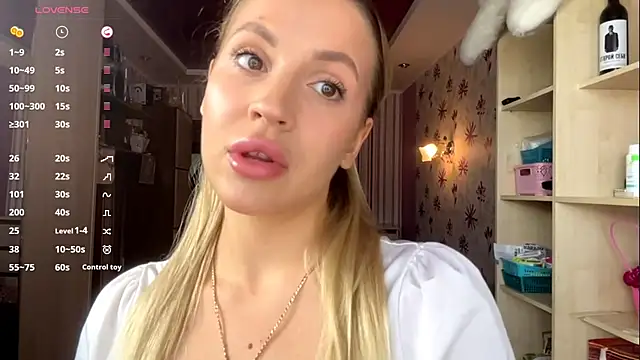 Snapshot of CelineBetzel chatting on 08-04-26, 06:29 CelineBetzel online show from 08-04-26, 06:29