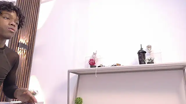 Milo AfterDark online show from 08-01-26, 04:54