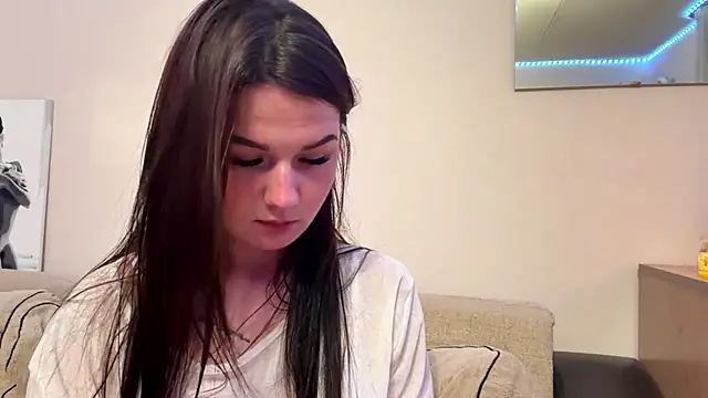 Snapshot of HalinaRozier chatting on 07-30-26, 07:24 HalinaRozier online show from 07-30-26, 07:24