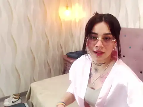 NixieXlove online show from 08-05-26, 02:22