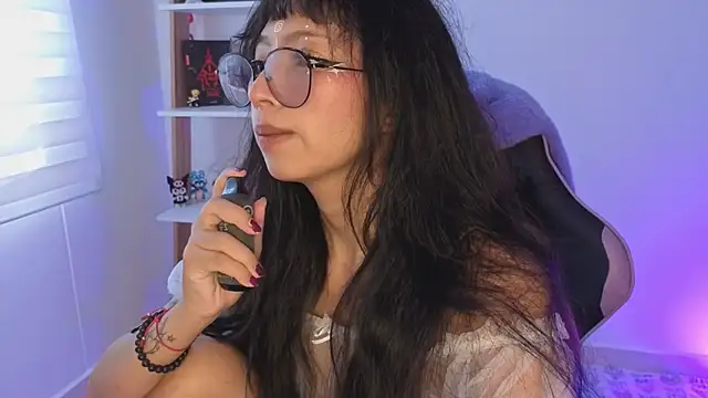 Snapshot of Yommi_winx_ chatting on 08-02-26, 04:59 Yommi winx online show from 08-02-26, 04:59