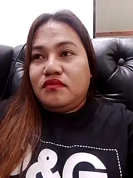 Snapshot of Andrea0414 chatting on 02-20-25, 03:45 Andrea0414 online show from 02-20-25, 03:45