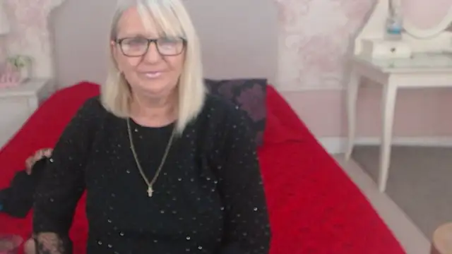 Snapshot of LadyAlana chatting on 06-11-26, 09:56 LadyAlana online show from 06-11-26, 09:56