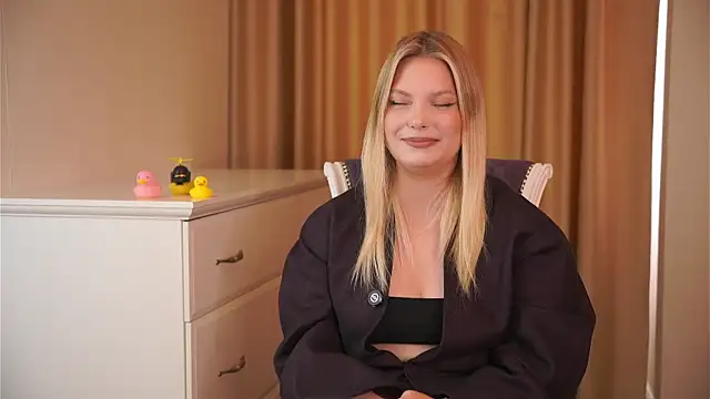 KoriHeeney online show from 08-05-26, 09:58