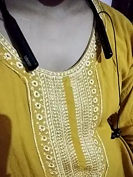 Pooja kumari 001 online show from 07-31-26, 04:37