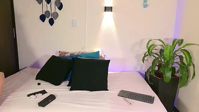 Snapshot of VainillaSecret chatting on 08-01-26, 01:42 VainillaSecret online show from 08-01-26, 01:42