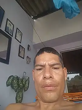Snapshot of andrespalechor chatting on 08-01-26, 02:37 andrespalechor online show from 08-01-26, 02:37