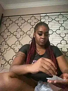 Snapshot of rierieNmya chatting on 08-08-26, 10:28 rierieNmya online show from 08-08-26, 10:28