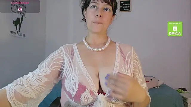 Snapshot of jane_madmax chatting on 06-16-26, 02:50 jane madmax online show from 06-16-26, 02:50