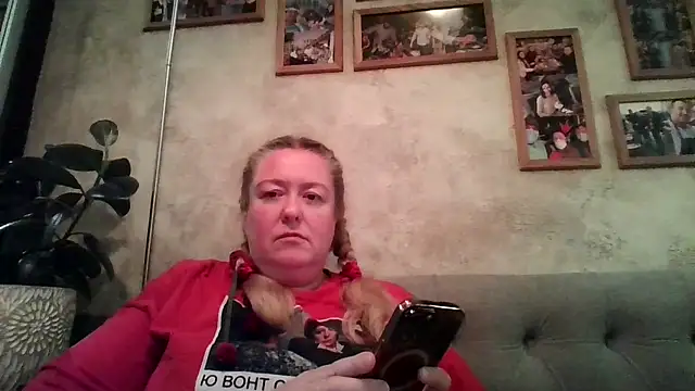 HappyCurvyMama online show from 08-05-26, 05:29