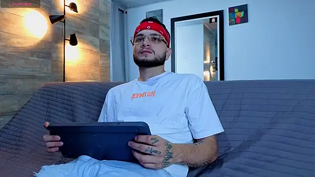 AngeloSaavage online show from 08-06-26, 01:28