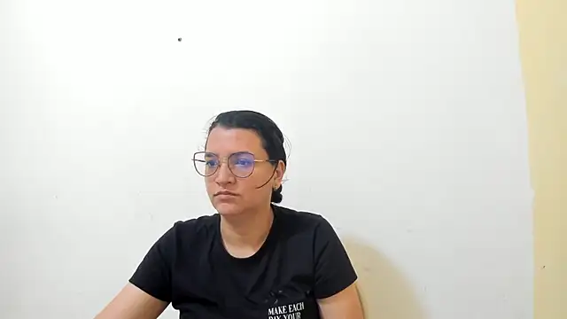 MARILYN GARCIA online show from 11-15-25, 03:16