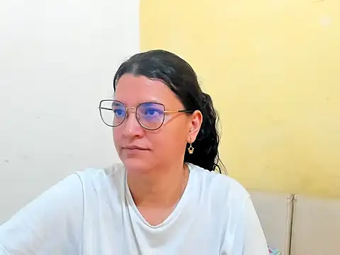 MARILYN GARCIA online show from 04-05-26, 03:30