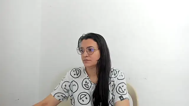 Snapshot of MARILYN_GARCIA chatting on 09-10-25, 01:32 MARILYN GARCIA online show from 09-10-25, 01:32