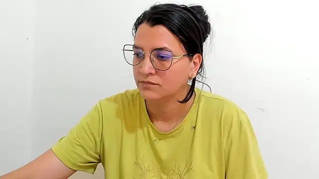 Snapshot of MARILYN_GARCIA chatting on 09-17-25, 04:20 MARILYN GARCIA online show from 09-17-25, 04:20