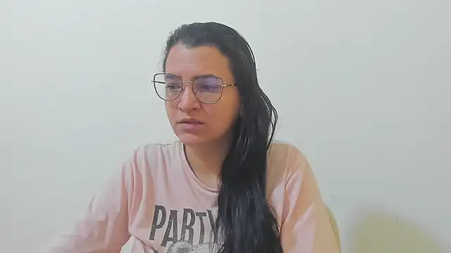 MARILYN GARCIA online show from 12-21-25, 03:03