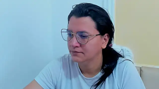 Snapshot of MARILYN_GARCIA chatting on 03-02-25, 03:19 MARILYN GARCIA online show from 03-02-25, 03:19