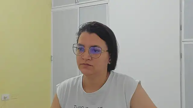 Snapshot of MARILYN_GARCIA chatting on 03-12-25, 02:01 MARILYN GARCIA online show from 03-12-25, 02:01