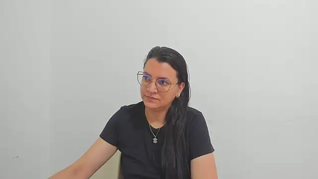 Snapshot of MARILYN_GARCIA chatting on 10-02-25, 02:42 MARILYN GARCIA online show from 10-02-25, 02:42