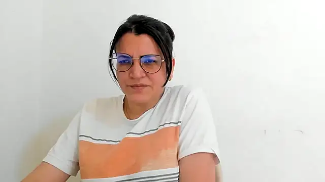 Snapshot of MARILYN_GARCIA chatting on 09-08-25, 03:55 MARILYN GARCIA online show from 09-08-25, 03:55