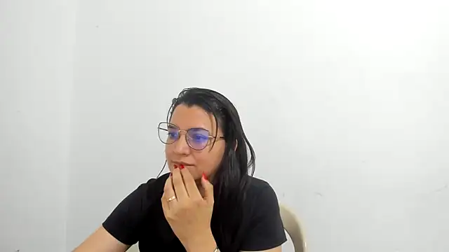 Snapshot of MARILYN_GARCIA chatting on 09-16-25, 01:23 MARILYN GARCIA online show from 09-16-25, 01:23