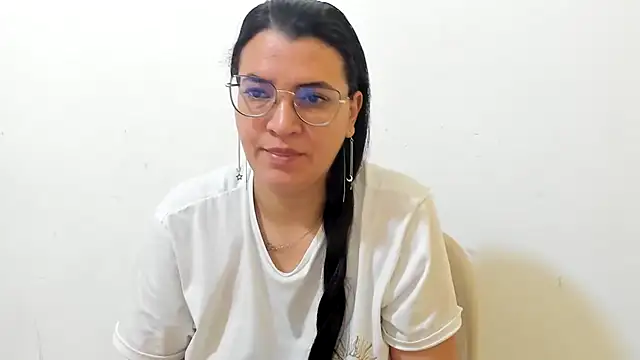 MARILYN GARCIA online show from 11-30-25, 02:29