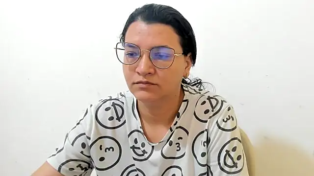 MARILYN GARCIA online show from 11-16-25, 02:33