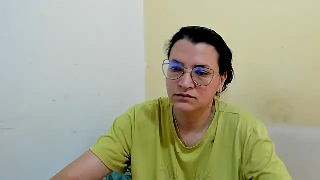 Snapshot of MARILYN_GARCIA chatting on 02-11-26, 04:40 MARILYN GARCIA online show from 02-11-26, 04:40