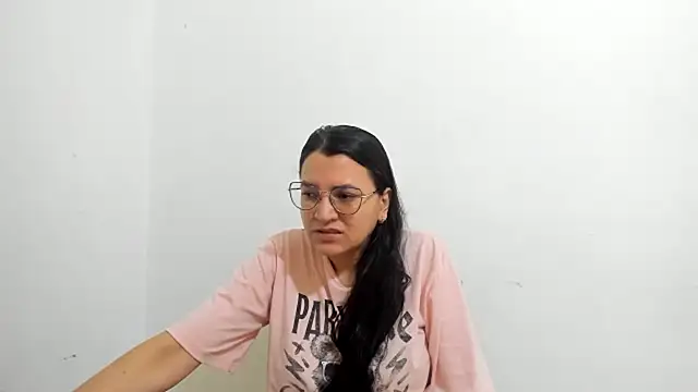 Snapshot of MARILYN_GARCIA chatting on 09-19-25, 01:04 MARILYN GARCIA online show from 09-19-25, 01:04