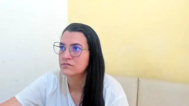 MARILYN GARCIA online show from 03-28-26, 04:52