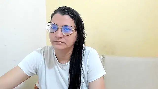 Snapshot of MARILYN_GARCIA chatting on 02-05-26, 04:36 MARILYN GARCIA online show from 02-05-26, 04:36