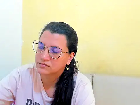 MARILYN GARCIA online show from 04-07-26, 03:47