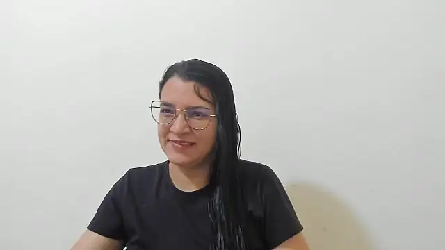 MARILYN GARCIA online show from 11-26-25, 02:06