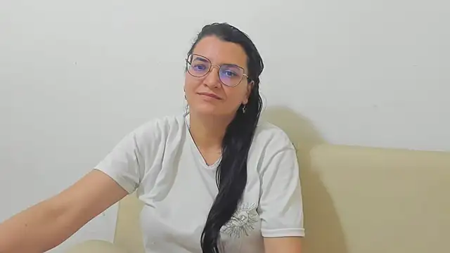 MARILYN GARCIA online show from 03-10-26, 03:10