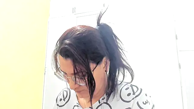 Snapshot of MARILYN_GARCIA chatting on 03-18-25, 02:17 MARILYN GARCIA online show from 03-18-25, 02:17