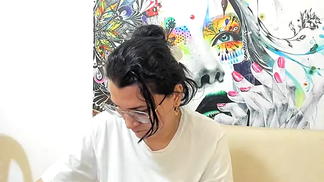 MARILYN GARCIA online show from 03-13-26, 01:49