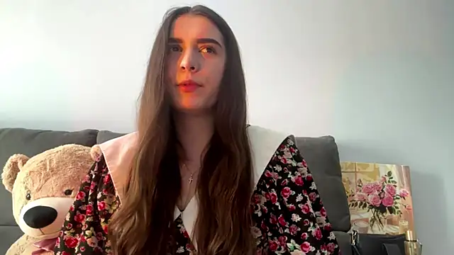 LucyLuxy online show from 08-06-26, 09:37