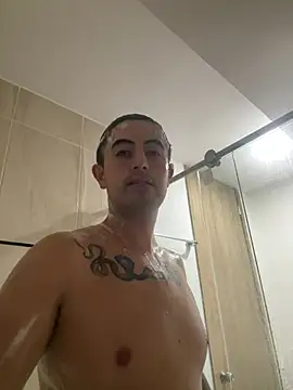 Snapshot of Maxi_lopez chatting on 08-05-26, 05:01 Maxi lopez online show from 08-05-26, 05:01