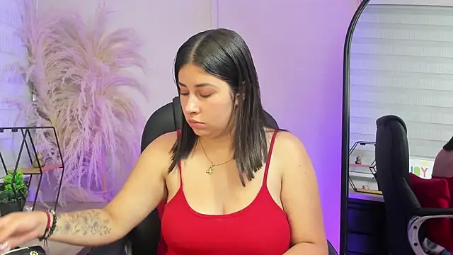 Snapshot of leya__26 chatting on 08-08-26, 07:54 leya 26 online show from 08-08-26, 07:54