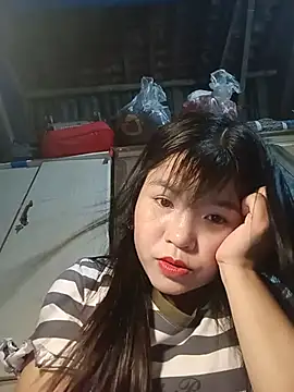 Snapshot of Misa-cute chatting on 08-08-26, 02:02 Misa-cute online show from 08-08-26, 02:02