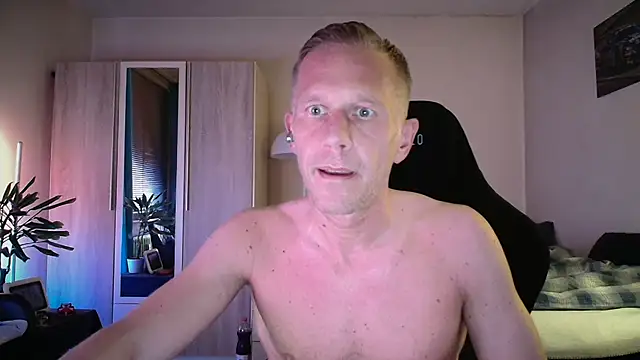 Snapshot of slaveboy2016@xh chatting on 06-23-26, 11:14 slaveboy2016xh online show from 06-23-26, 11:14