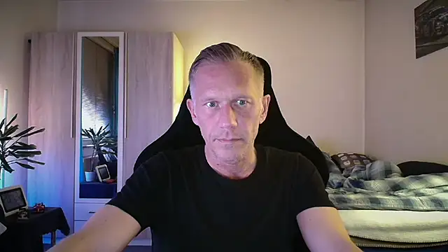 Snapshot of slaveboy2016@xh chatting on 05-29-26, 06:14 slaveboy2016xh online show from 05-29-26, 06:14